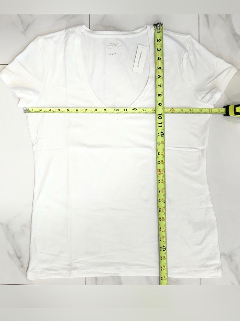 NWT! ♥️ Banana Republic V Neck T Shirt - Picture 3 of 5